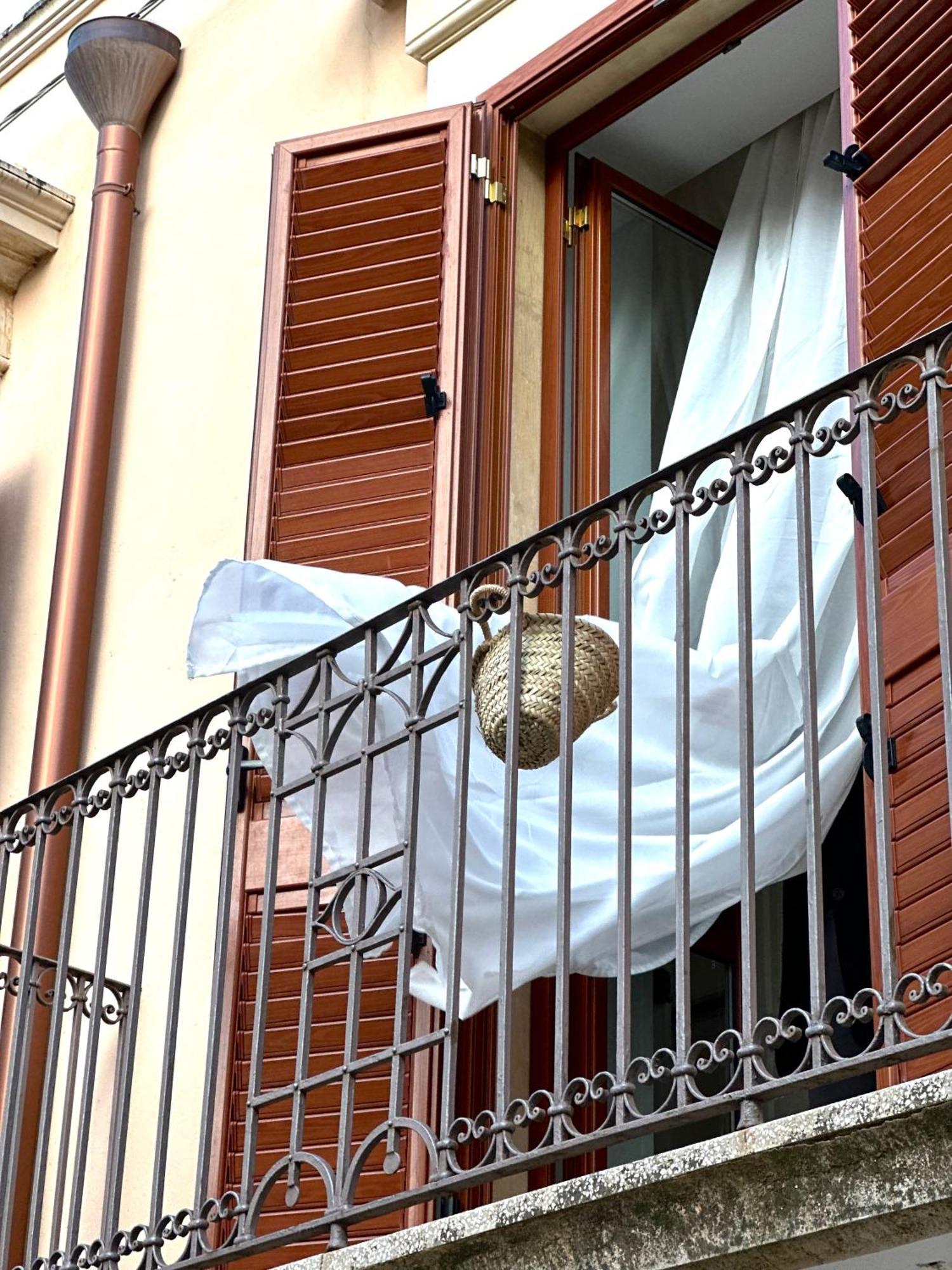 F Home Noto Exterior foto